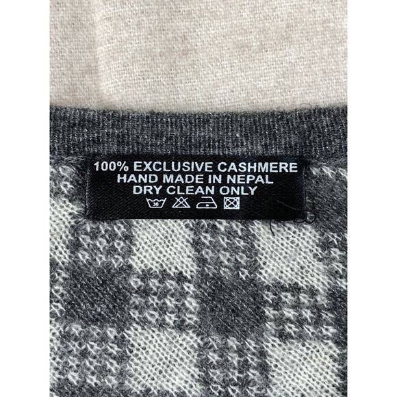 Womens 100% Cashmere Plaid Poncho One Size Vneck Gray Neutral Soft Quiet Luxury - Picture 4 of 6